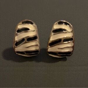 Enamel Zebra Stripe Clip-On Earrings - Black & Cream Vintage